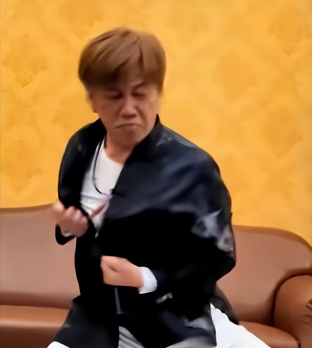 陈光标怒撕遮羞布：梁小龙哪里是病死，分明是被折腾死的！