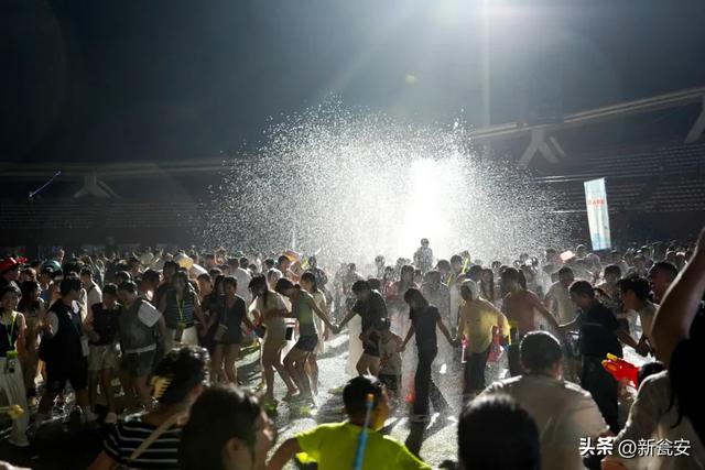 社区飙艺、泼水蹦迪！瓮安这场夏夜盛宴太燃啦