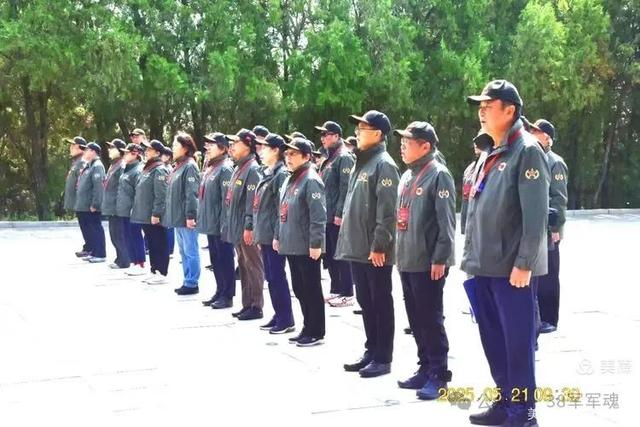 38军子弟瞻仰纪念塔山阻击战的英烈~38军子弟红色东北行第二行程