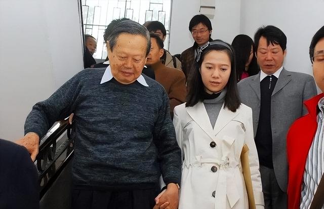 杨振宁妻子翁帆自白：为了丈夫的身体，我16年来都是早睡早起