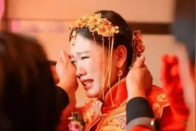 新娘崩溃大哭，伴郎荒唐婚闹引发婚礼危机！图片