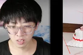 热搜上不堪入目的“裸足踩蛋糕”：暴露当下社会最病态的一群人图片