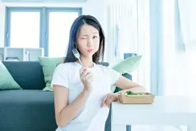 一个每天只有5元生活费的男人，可以做男朋友吗？图片