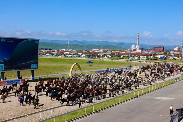 九色甘南香巴拉·玛曲第十六届格萨尔赛马会盛大开幕