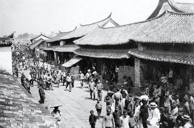 滇西第一恶匪张结巴，吃人剜心，活剥人皮，200多人命丧其手