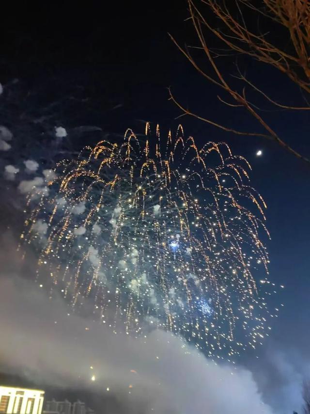百万级烟花秀震撼上演！这一刻，长春美出天际！