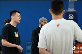 辽篮今天集合 杨鸣训话 赵帅舟李虎翼手帝疯狂撸铁 双外+乌戈未归队图片