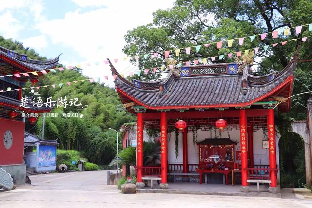 宁波这个古村落被群山夹峙，犹如世外桃源，成为玩水及徒步好去处