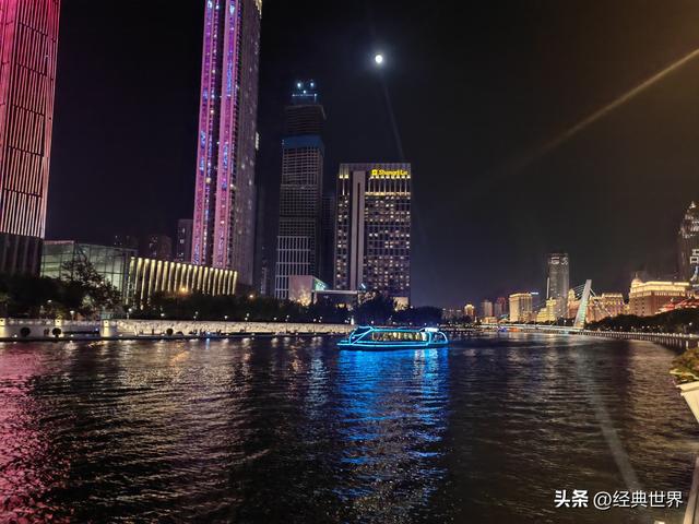 夜幕下的海河
