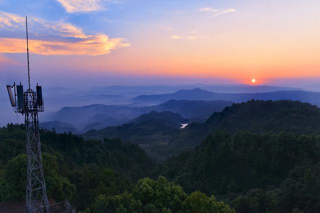 神奇骆崃山 , 99匹骏马想与你相见
