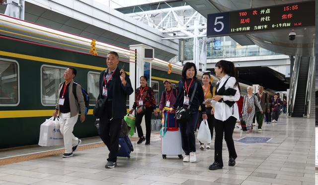 国庆中秋假期 云南铁路推出中老、中越跨境旅游项目