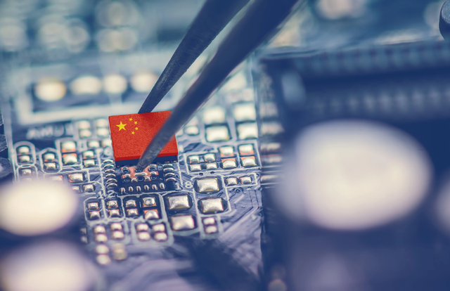 中国赢在先发优势上！BBC：半年过去了，美国人依旧使用中国AI