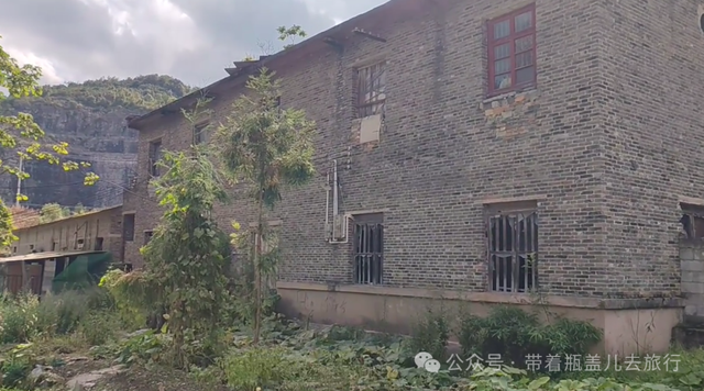 贵州大山里神秘军工厂，180米天然溶洞里为战机造零件，太震撼
