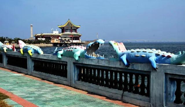 厦门南顺鳄鱼园，饲养了20多国家30种鳄鱼共3000余条，2017年关停