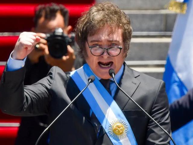 世界上离中国最远的国家，坐飞机要好几天能到，如今发展一落千丈