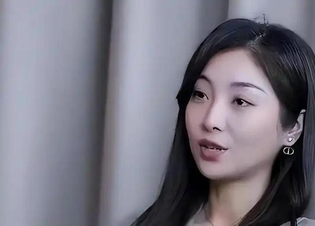 “买英国精子生3娃	”的山东女人，8年后现状曝光！如今她后悔不？