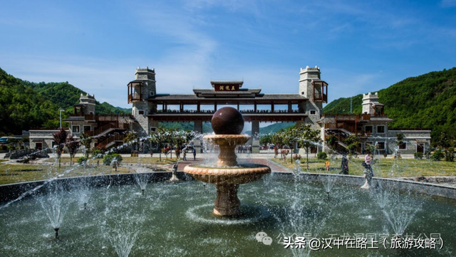 国庆与中秋节陕西五龙洞国家森林公园优惠多多，秋景惊彩呈现！