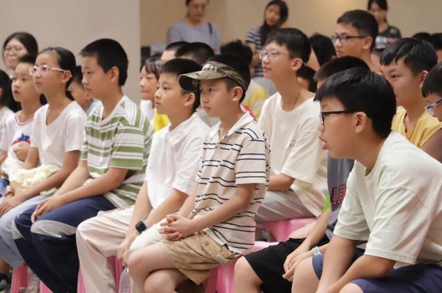 机器人科普：濠江青少年探秘智能世界——第四届“书香润濠江 阅读伴成长”系列主题活动第八场