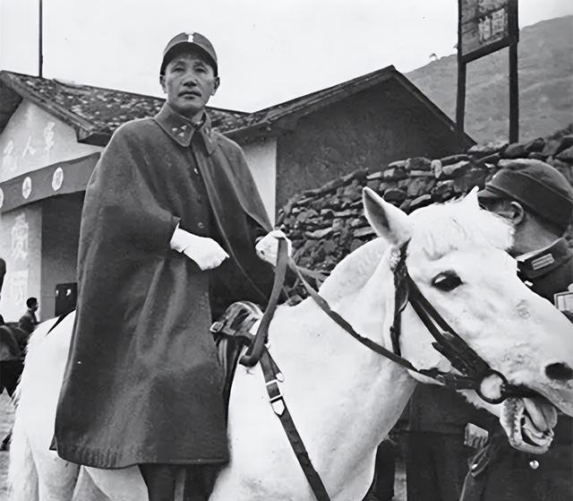1950年，陈赓下令击毙副主席之子，毛主席得知后：让龙云处理