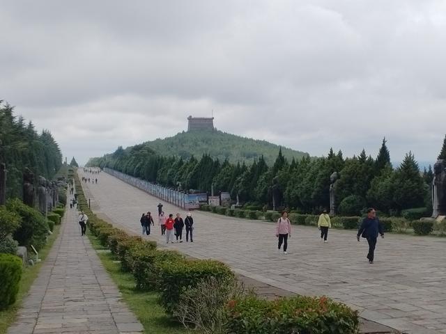 游走乾陵.半部唐史