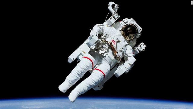 生命起源宇宙？多名宇航员返回地球后，身体出现“不可逆”变化