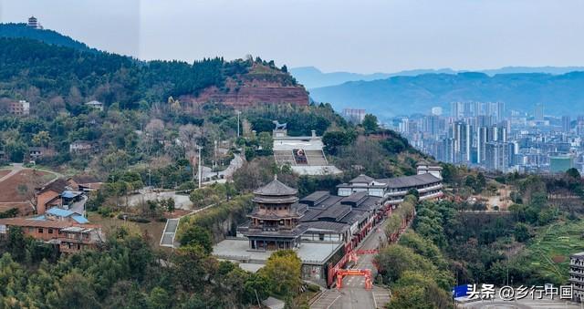 凤凰山：川北群峰间的历史褶皱，藏着张献忠的生死与秘宝传说