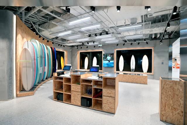 三场大赛嗨到年底！跟着冲浪赛游万宁，在暖冬里重温夏日