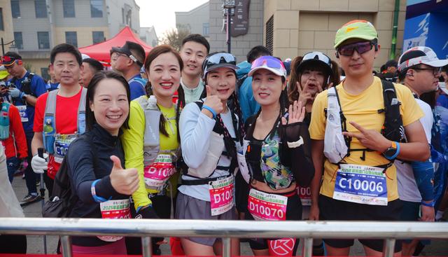 2025鹿门山登山挑战赛启幕 1536名越野爱好者用脚步丈量诗韵鹿门