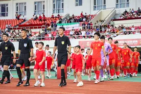 山西国际足球邀请赛落幕！中国U-19男足雨战不敌伊朗图片