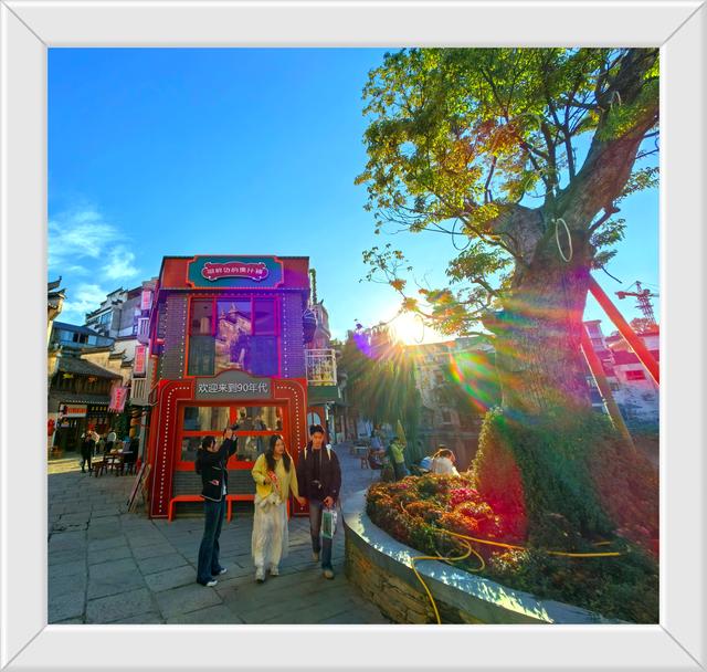 浸在烟火与诗意里的弦高古镇