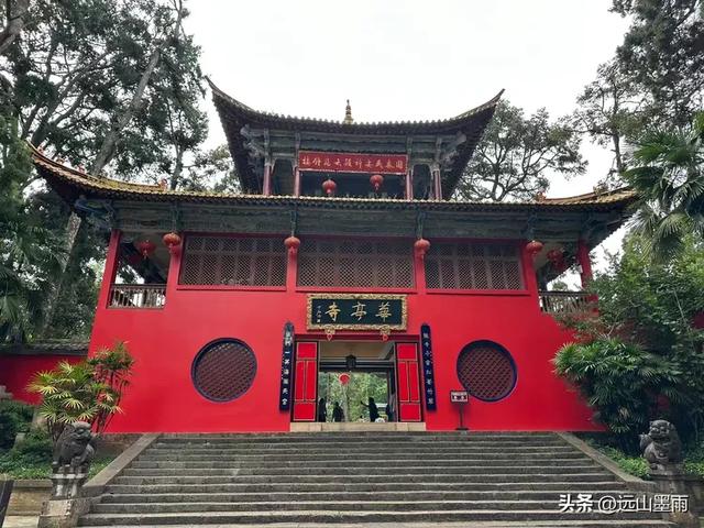 周末徒步，爬西山、走千步岩、过东风坝，我们在山水间快乐行走
