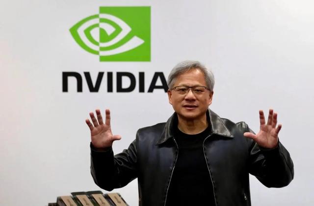 英伟达不肯谢罪，中方退无可退，芯片高管被拘捕，黄仁勋一针见血