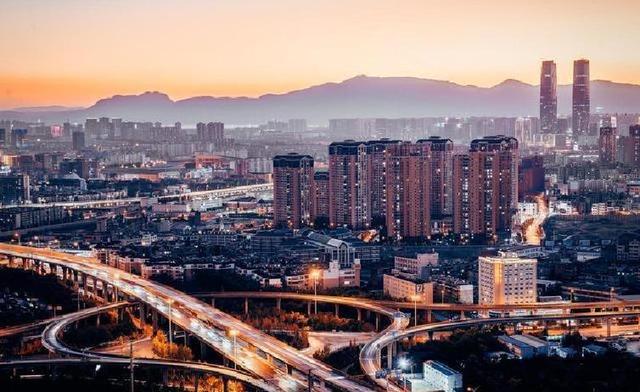 西南地区“第三大城市”，仅次重庆与成都，如今已成“新一线”
