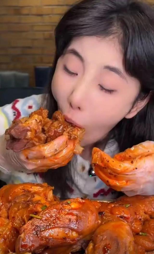 “女吃播三巨头”现状：脸像骷髅、摘除味觉神经，有人已立好遗嘱