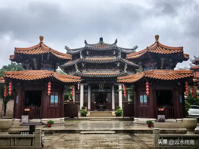 太爽了：7平方公里老城有8处世界遗产，都是免费！半城烟火半城仙