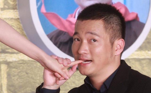 借拍戏之名行不轨之事，娱乐圈的“咸猪手”，何止张翰一人