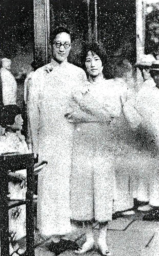 陆小曼有多美？26岁和翁端午游西湖的留影，青春靓丽娇俏可人！