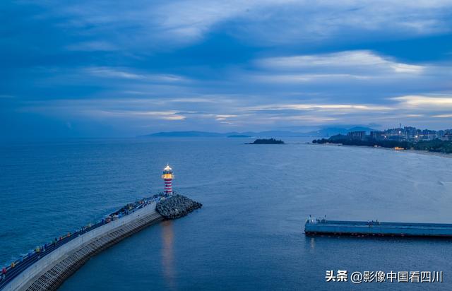 海南陵水：自由灯塔引客来
