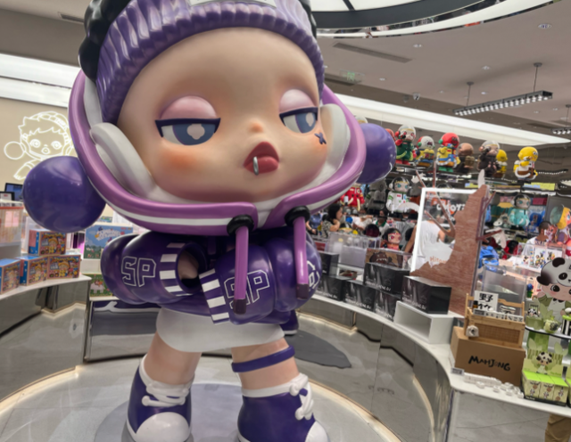 1块7一包的卡牌，为何比泡泡玛特更暴利？卡游这“卡”还能打多久