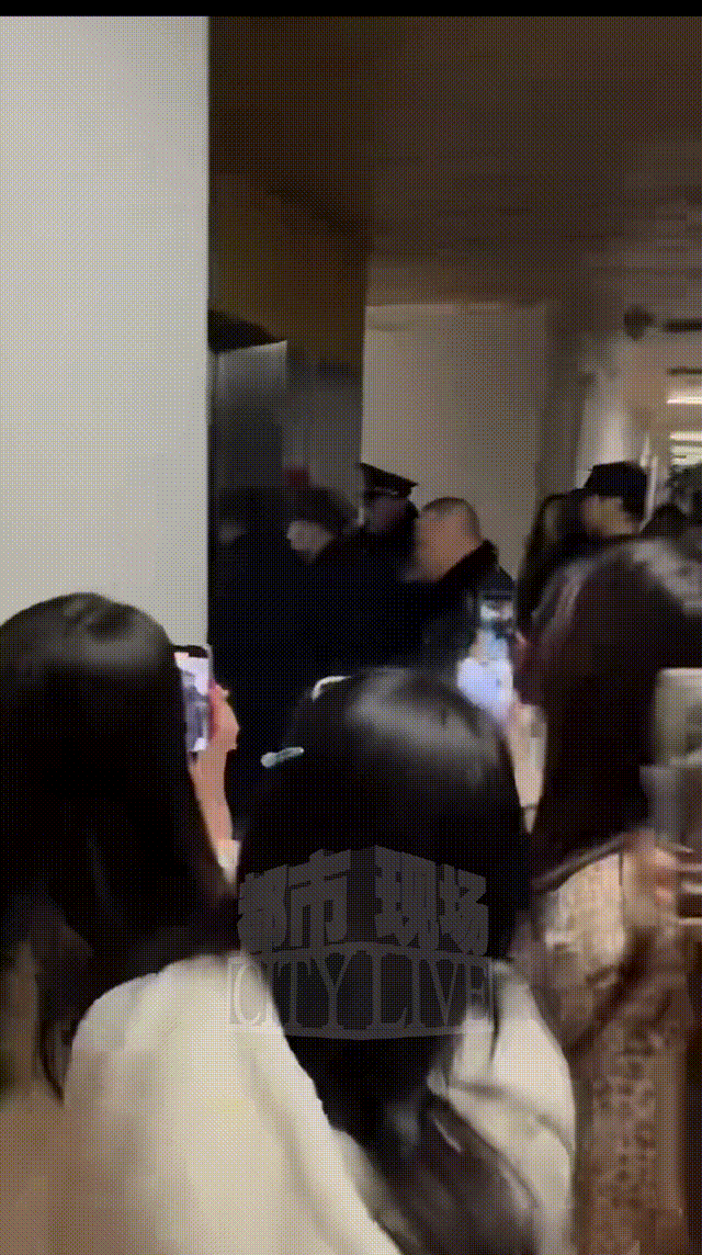 安徽一男子深夜闯入合肥幼专女生宿舍，学生：疑似蹲守2小时，目的明确去浴室	，校方：男子是校外人员