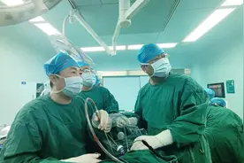 误吞枣核胸痛难忍 太原市人民医院精准施治成功脱险图片