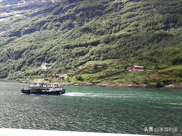 在挪威峡湾，一天三次轮渡，带来的震撼体验