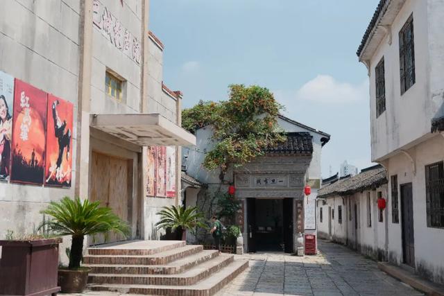 第一蟹乡竟然藏在这座百强县里，吃蟹，听曲，乐不思蜀