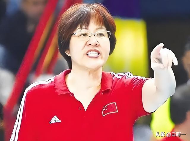 从“铁榔头”到“整容狂魔”，64岁郎平成了这样，差点认不出来了