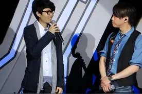 多位歌手在演唱会上致敬方大同图片