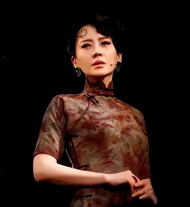 她一生"风流成性、老少通吃"，撩汉无数，现如今56岁却依旧单身