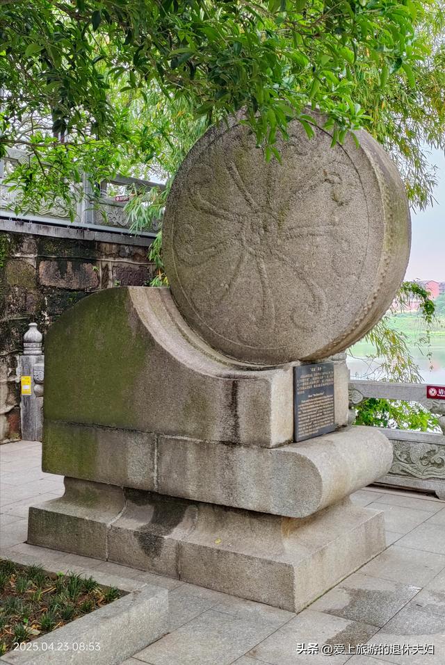 出游第6站-衡阳：东洲岛、石鼓书院、保卫里。阴雨天，游了个寂寞
