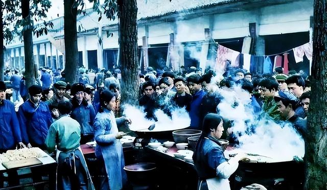 他是河南第一任省委书记	，47岁因病去世，其秘书后成为国务院总理