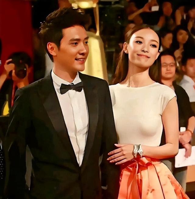 37岁倪妮晒照过圣诞，一细节暴露真实现状，难怪当初看不上冯绍峰