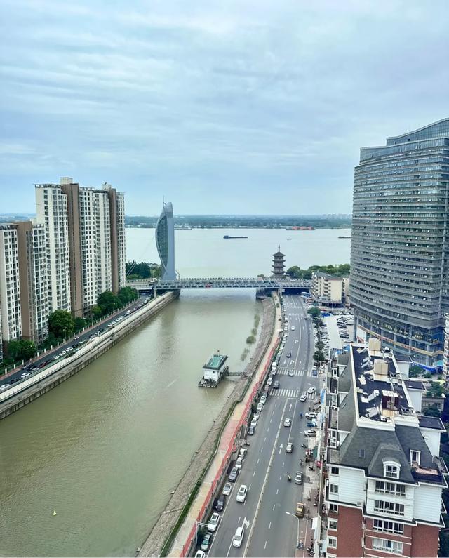 我是上海人，去了安徽芜湖后发现：芜湖人跟其他地方的人不太一样